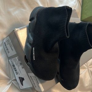 Kids authentic balenciaga shoes size 27-28
